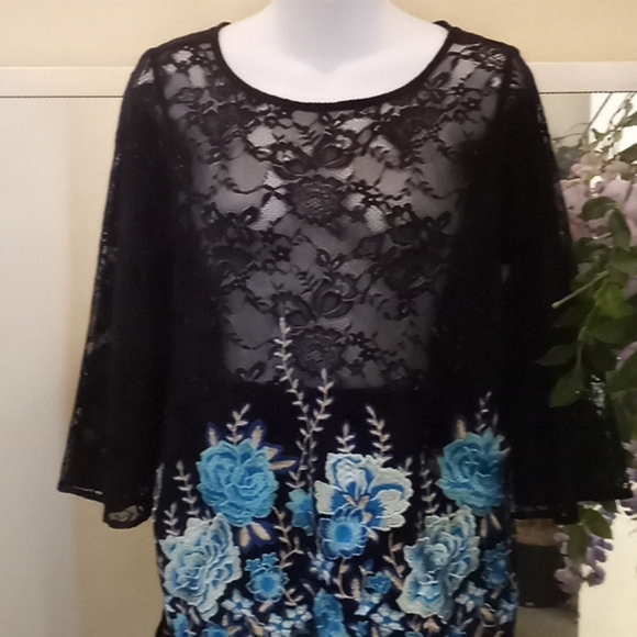 Karen Kane Lace Floral Embroidered  Top - Picture 2 of 14